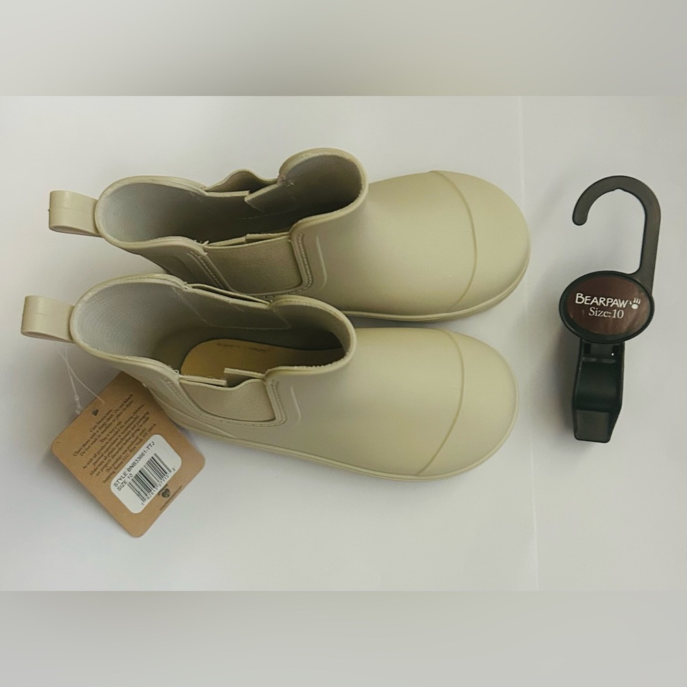 New BEARPAW Chelsea Rainboots Child Unisex size 10 Taupe